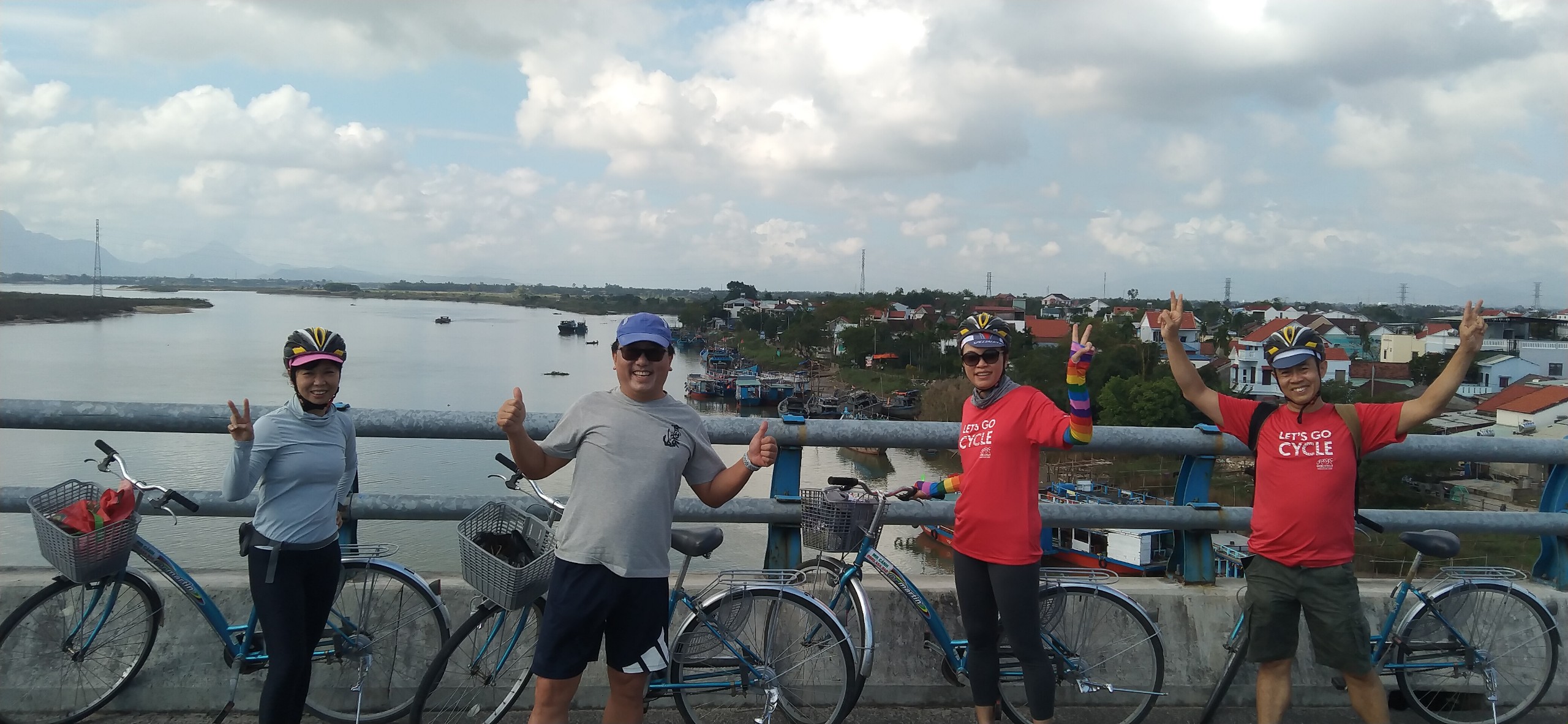 Tra Nhieu Basket Boat & Biking Tour